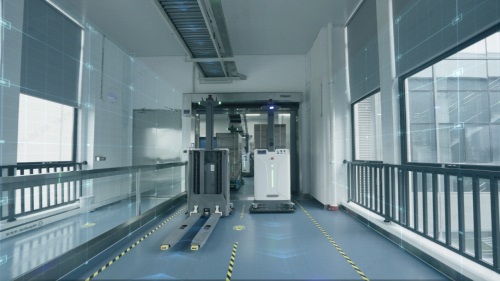 海普瑞坪山5G數(shù)智化工廠內(nèi)掛載5G工業(yè)網(wǎng)關(guān)的AGV小車